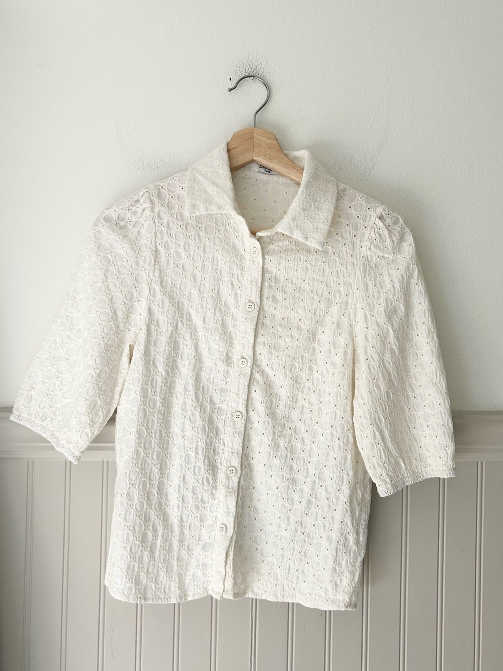 Daphnea Paris Ivory Eyelet Button Down Shirt Short Sleeve Size Small Feminine